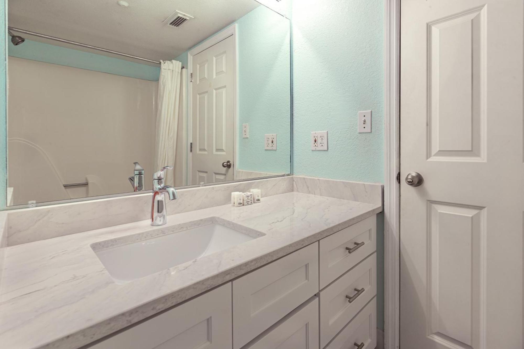 Sunrise Suites Saint Lucia Suite #201 Key West Room photo