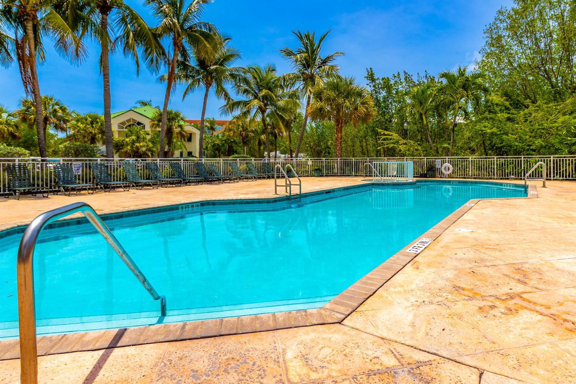 Sunrise Suites Saint Lucia Suite #201 Key West Room photo